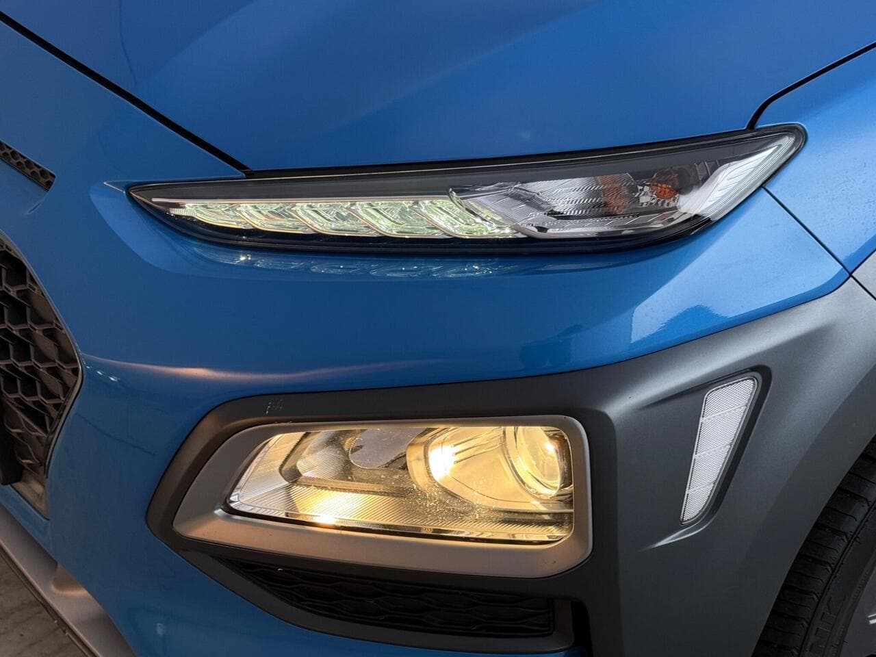 Hyundai KONA thumbnail Lights Front