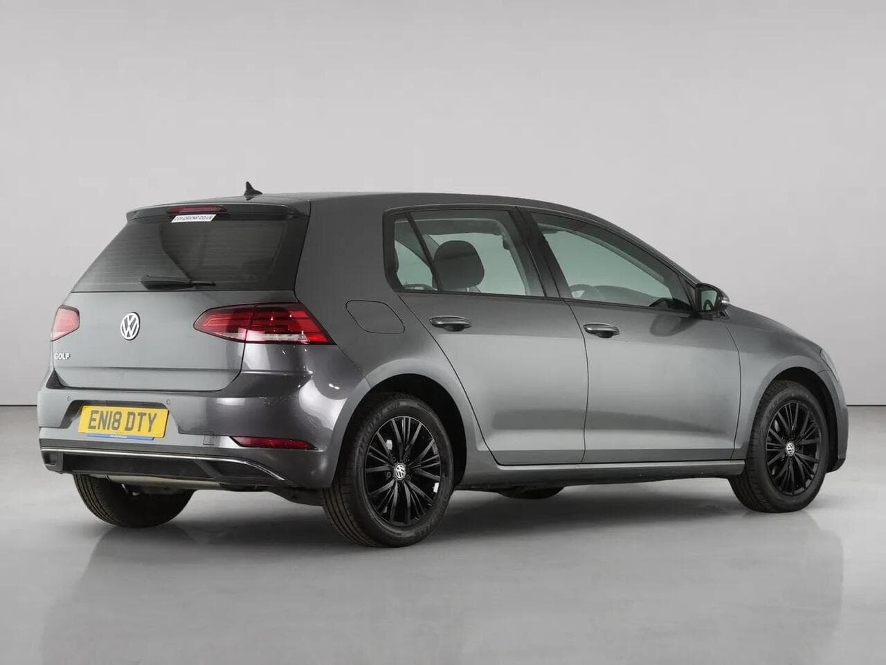 Volkswagen Golf thumbnail Rear Right