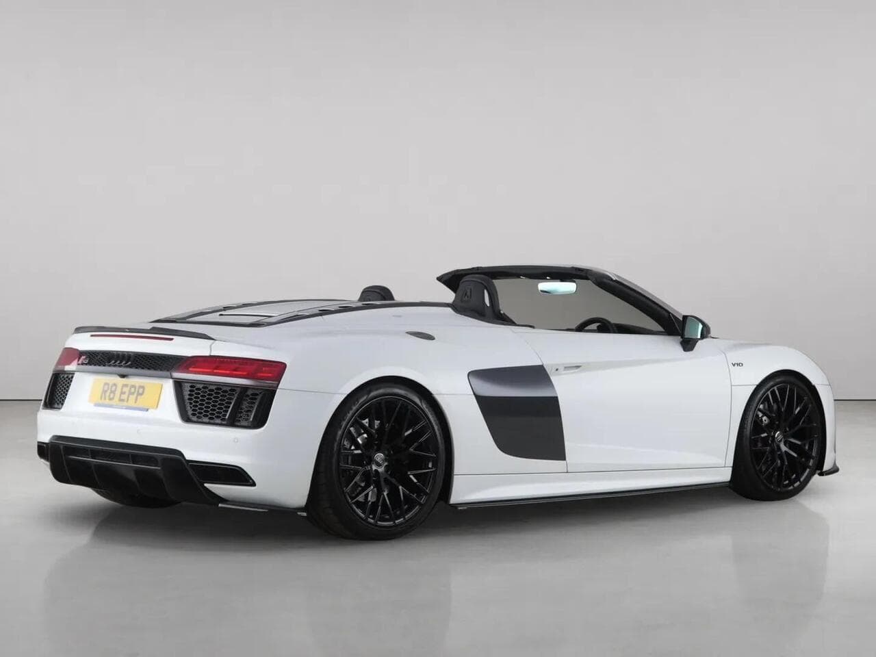 Audi R8 thumbnail Rear Right
