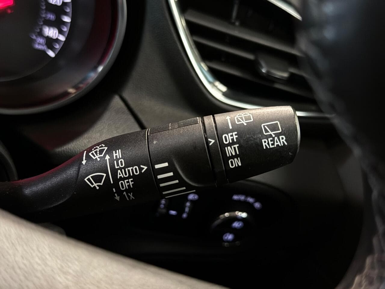 Vauxhall Grandland X thumbnail Misc Controls