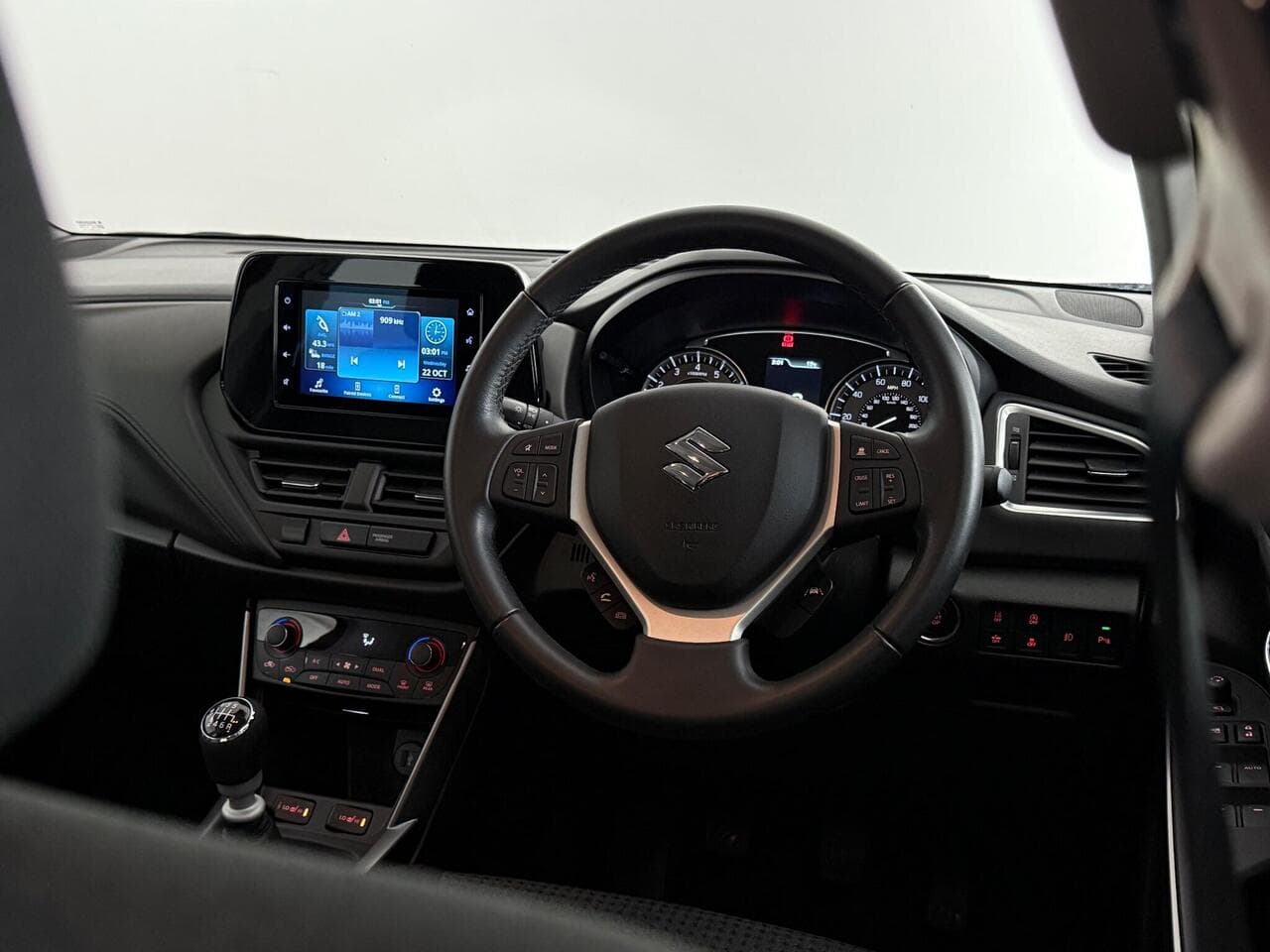 Suzuki S-Cross thumbnail Steering Wheel