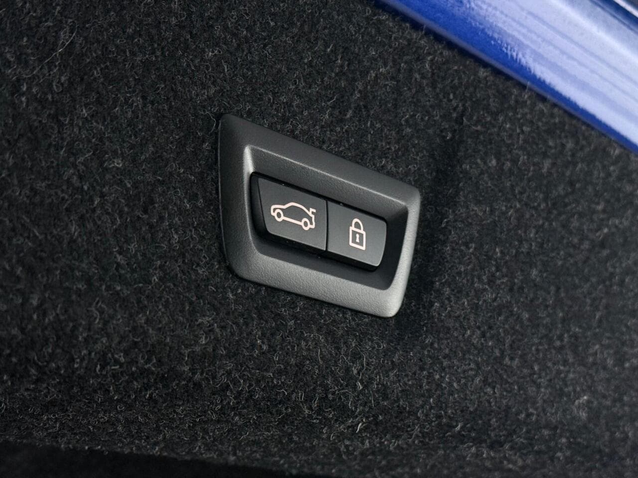 BMW 3 Series thumbnail Misc Controls