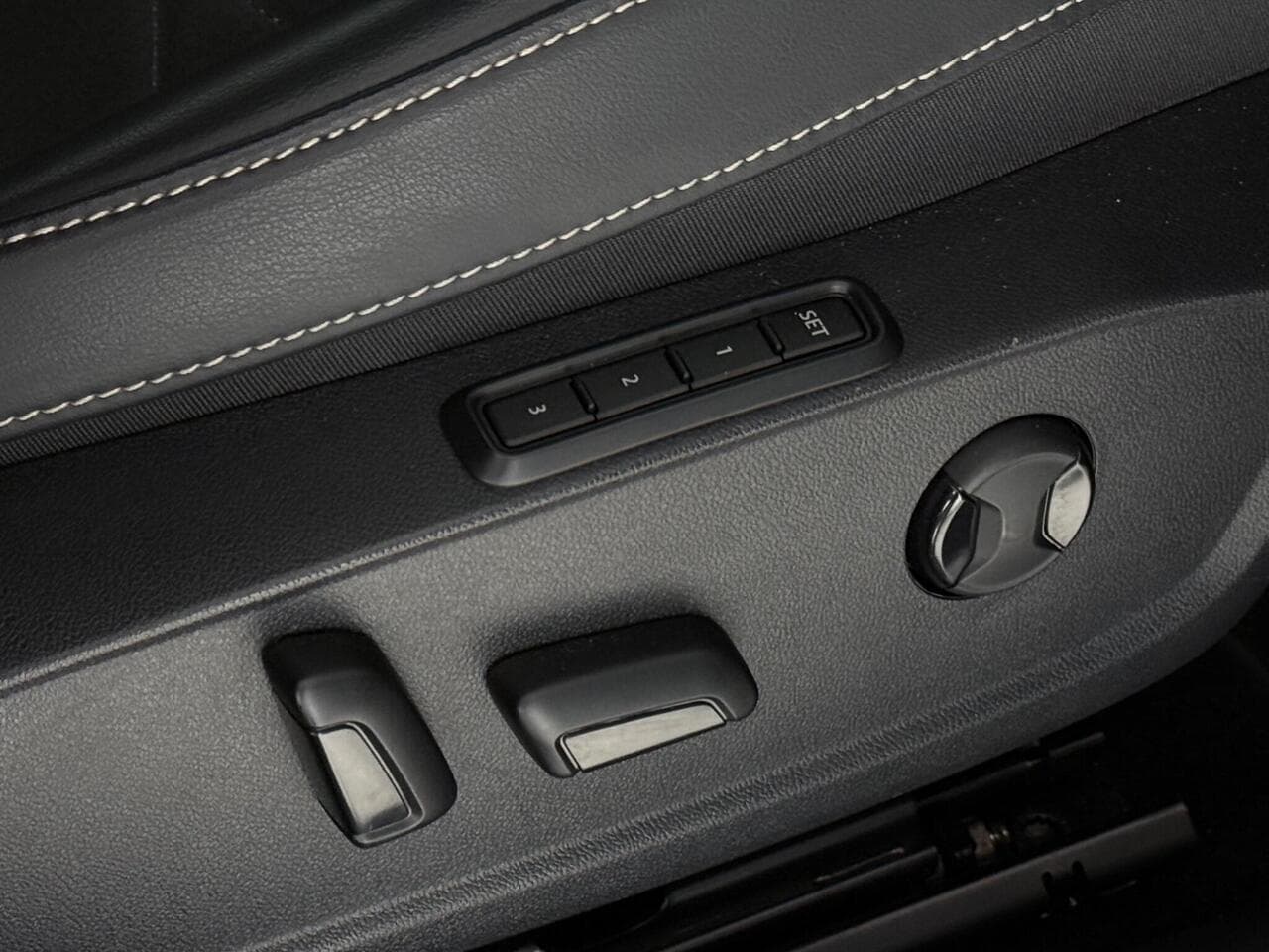 SEAT Leon thumbnail Misc Controls