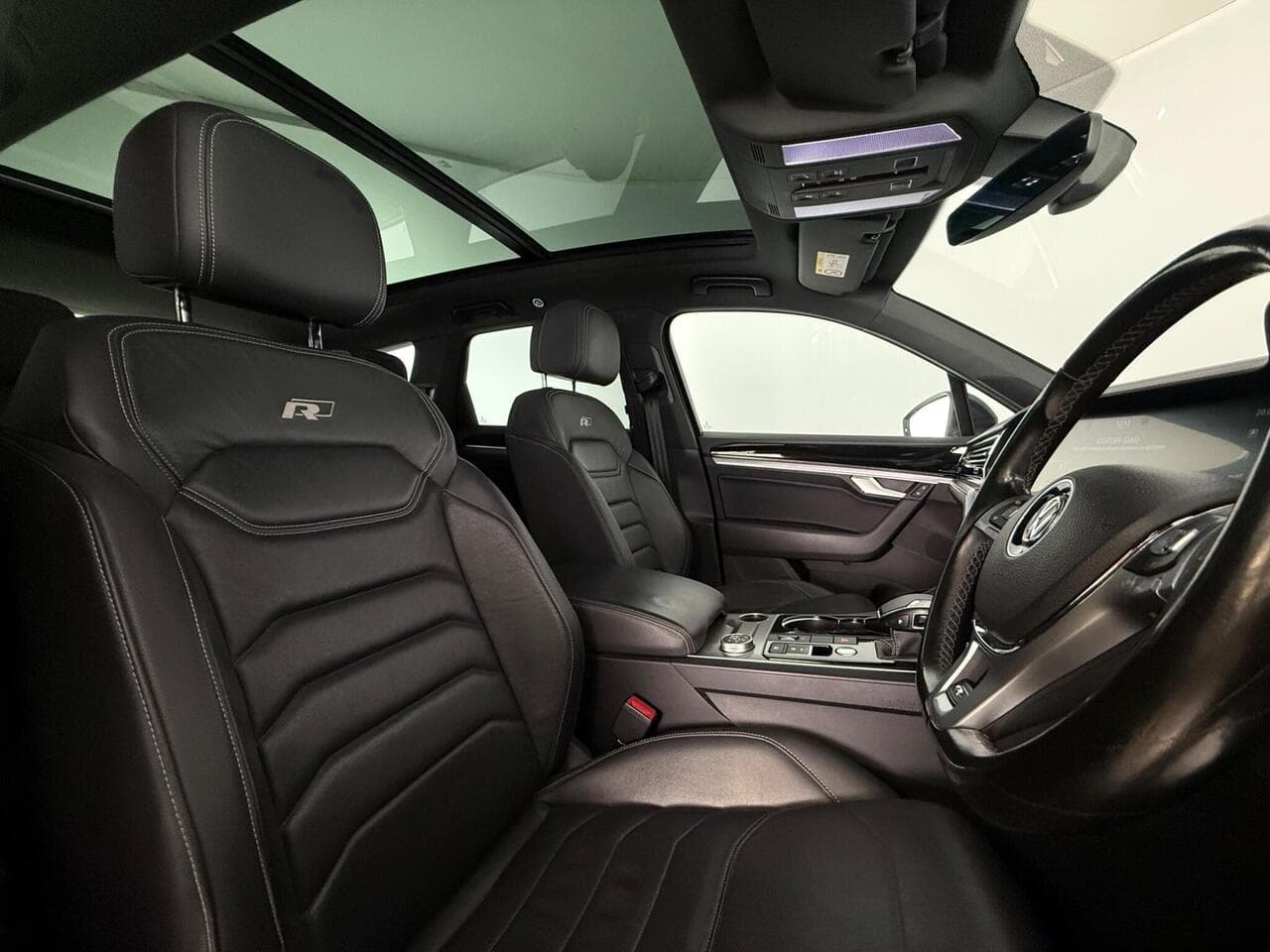 Volkswagen Touareg thumbnail Seat Driver