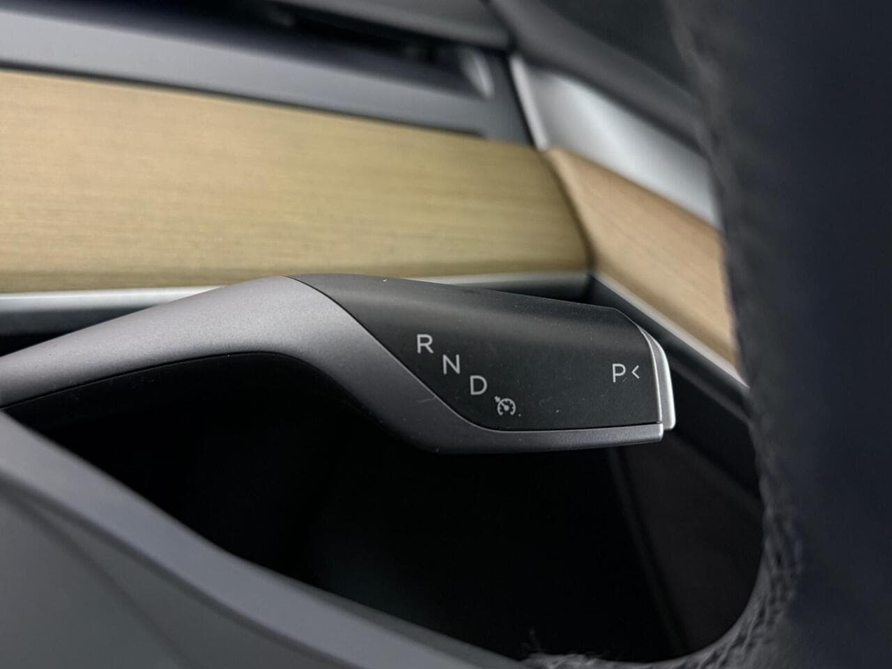 Tesla Model Y thumbnail Misc Controls