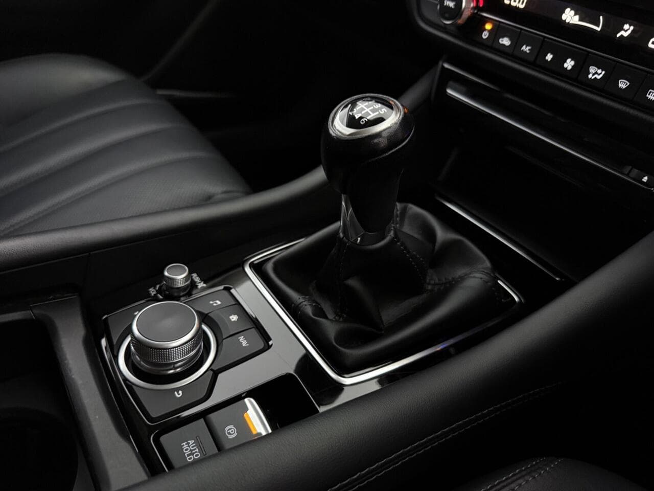 Mazda Mazda6 thumbnail Interior Front