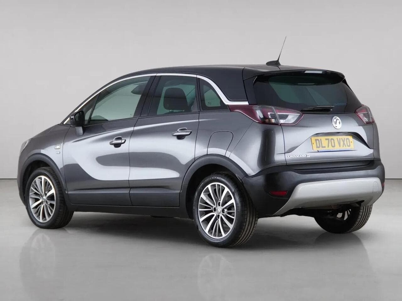 Vauxhall Crossland X thumbnail Rear Left