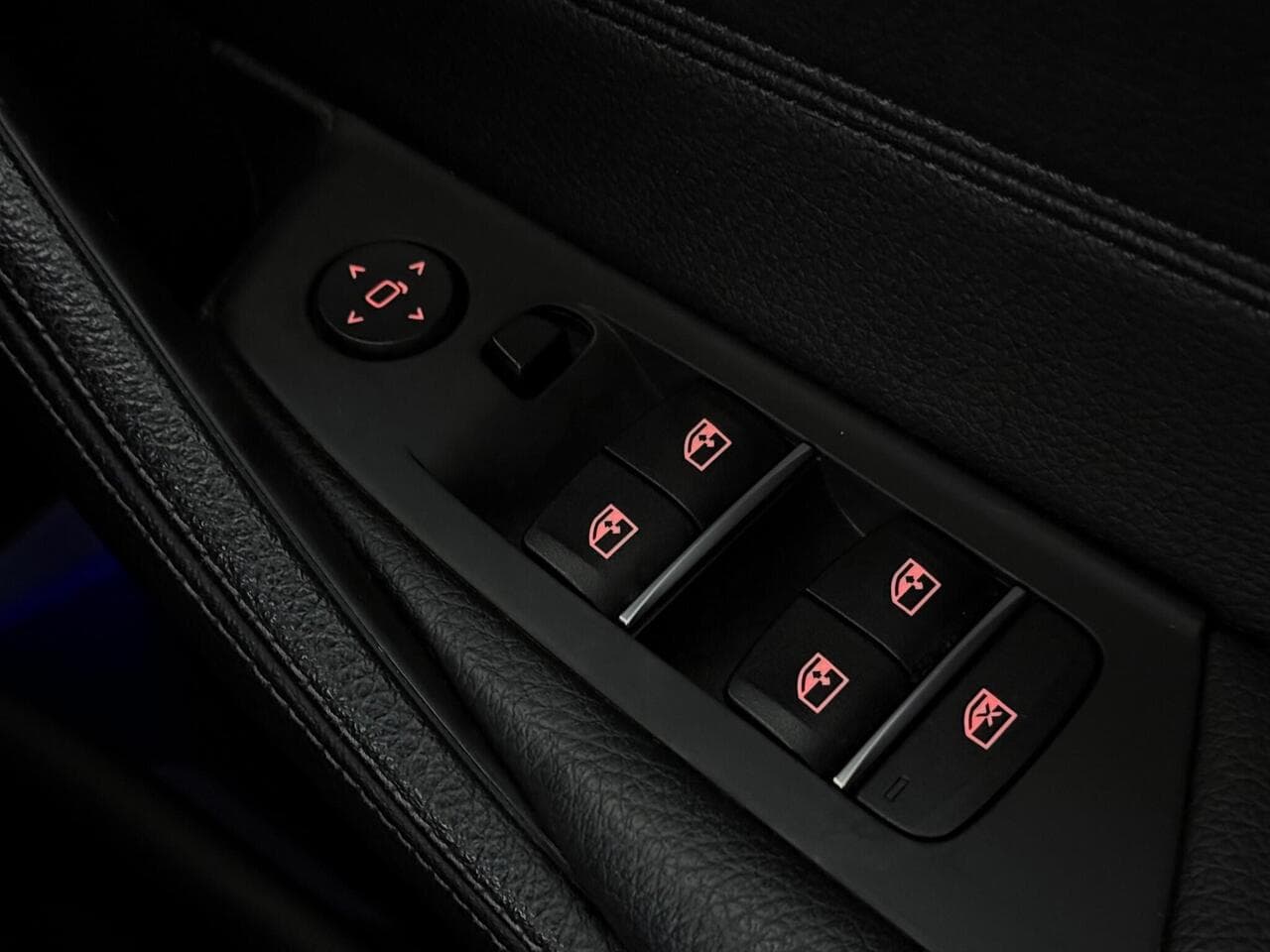 BMW 5 Series thumbnail Misc Controls
