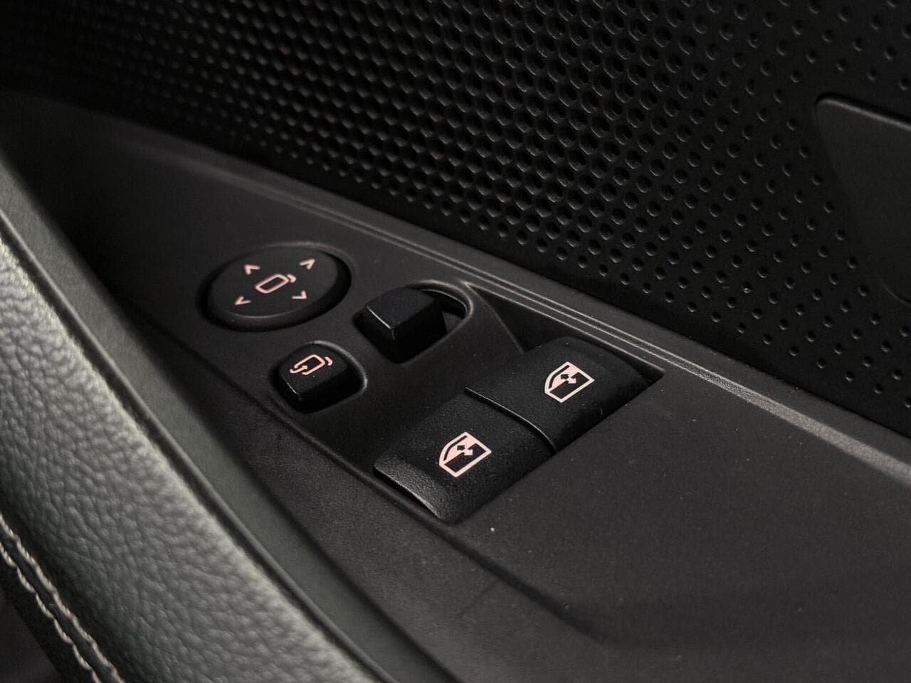 BMW 4 Series thumbnail Misc Controls