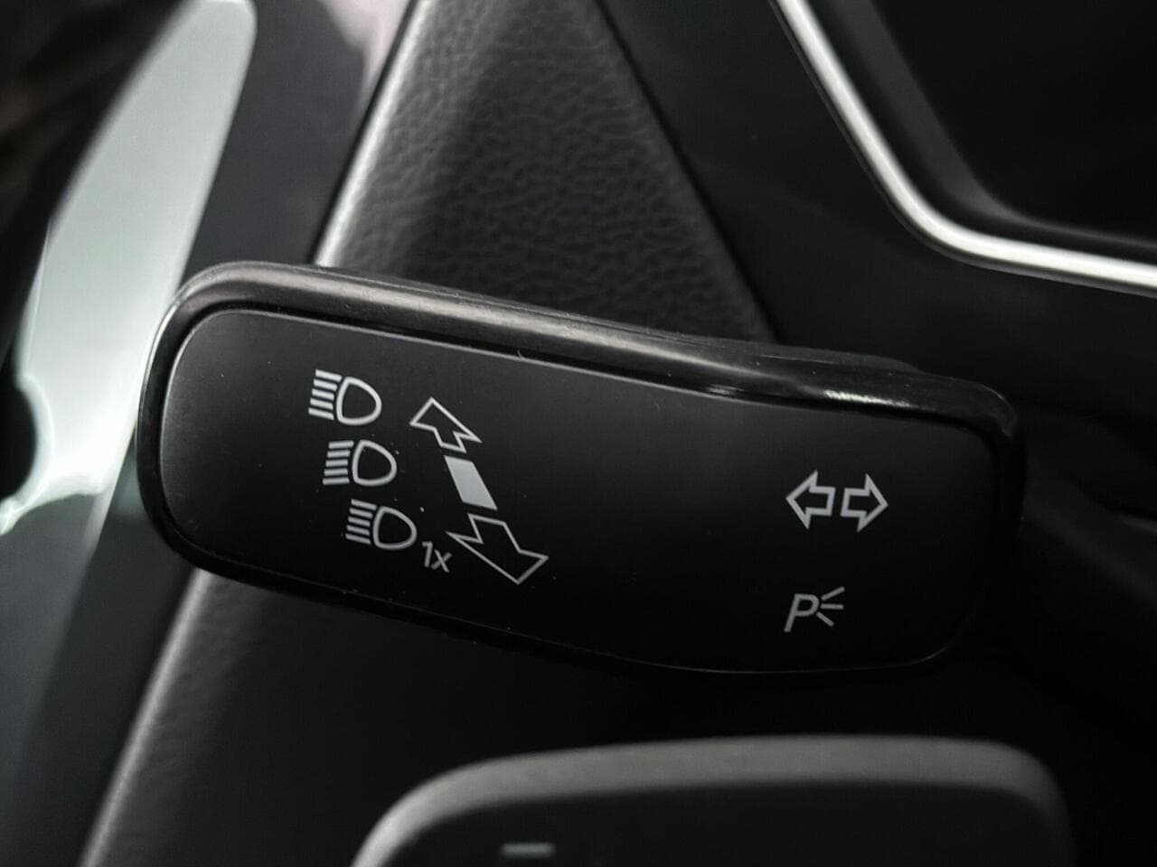 Volkswagen Tiguan thumbnail Misc Controls