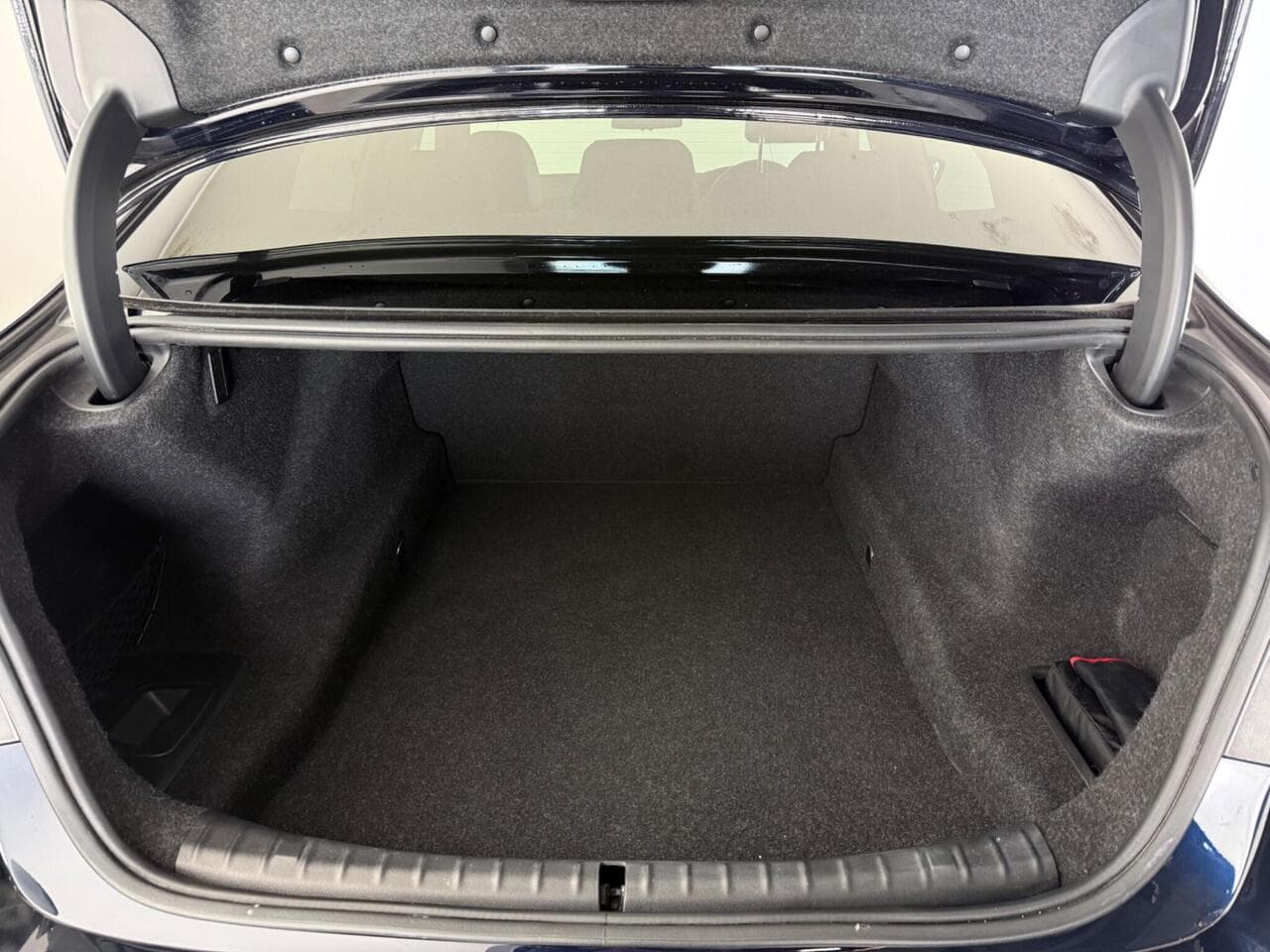 BMW 5 Series thumbnail Boot