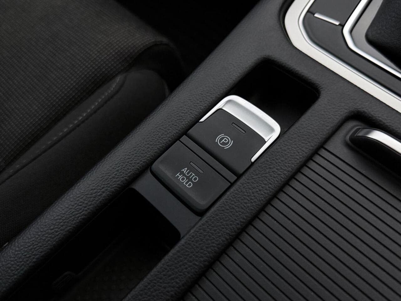 Volkswagen Passat thumbnail Misc Controls