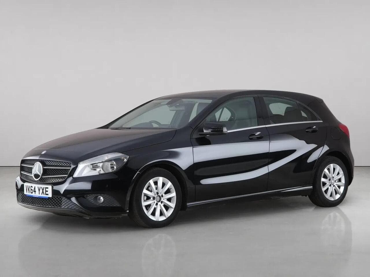 Mercedes-Benz A Class thumbnail Front Left