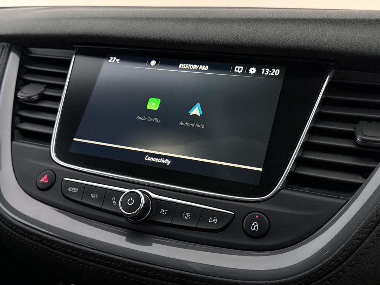 Vauxhall Grandland X thumbnail Infotainment System