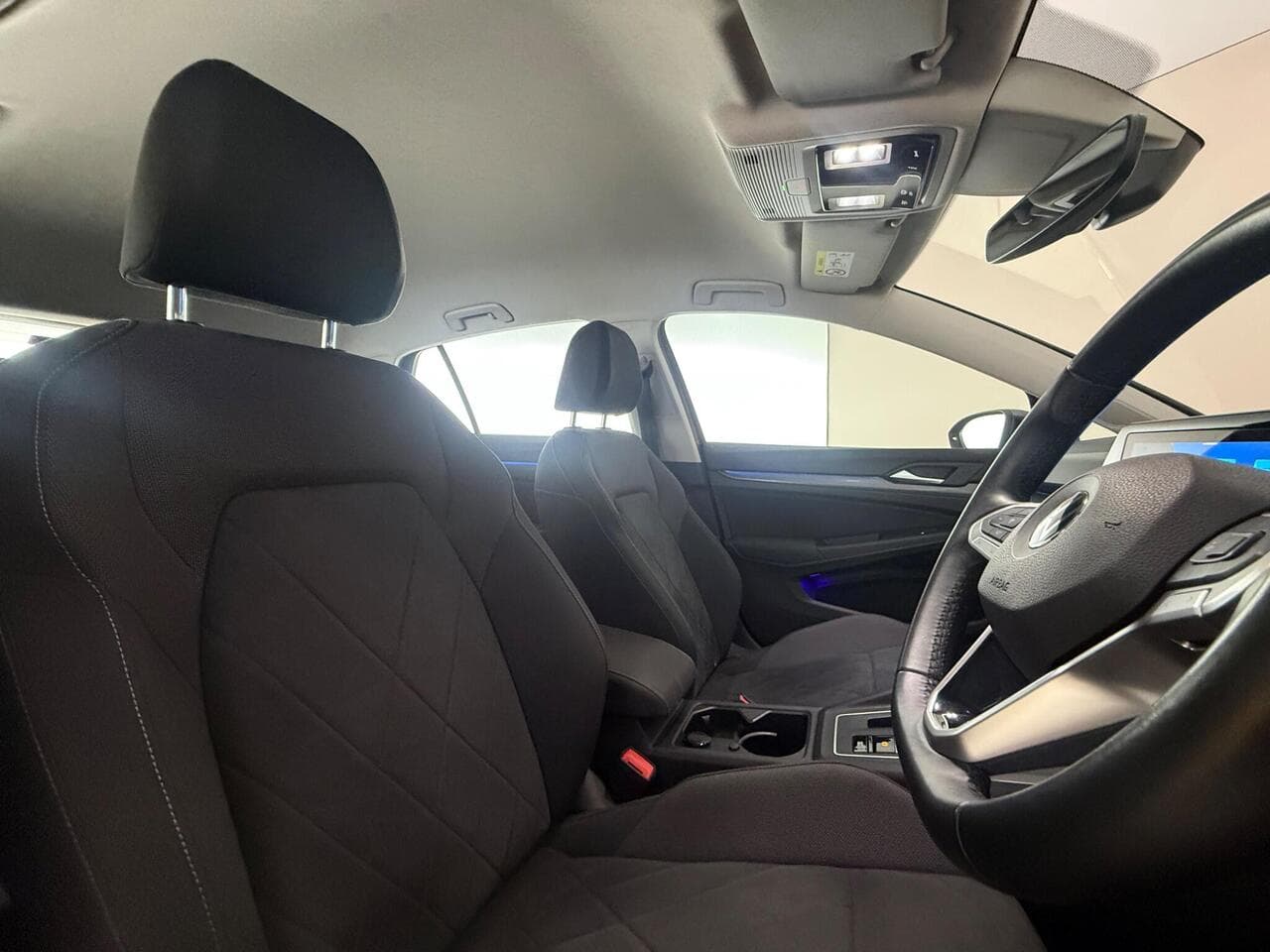 Volkswagen Golf thumbnail Seat Driver