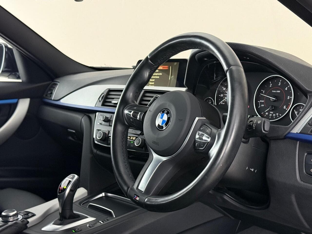 BMW 3 Series thumbnail Interior Front