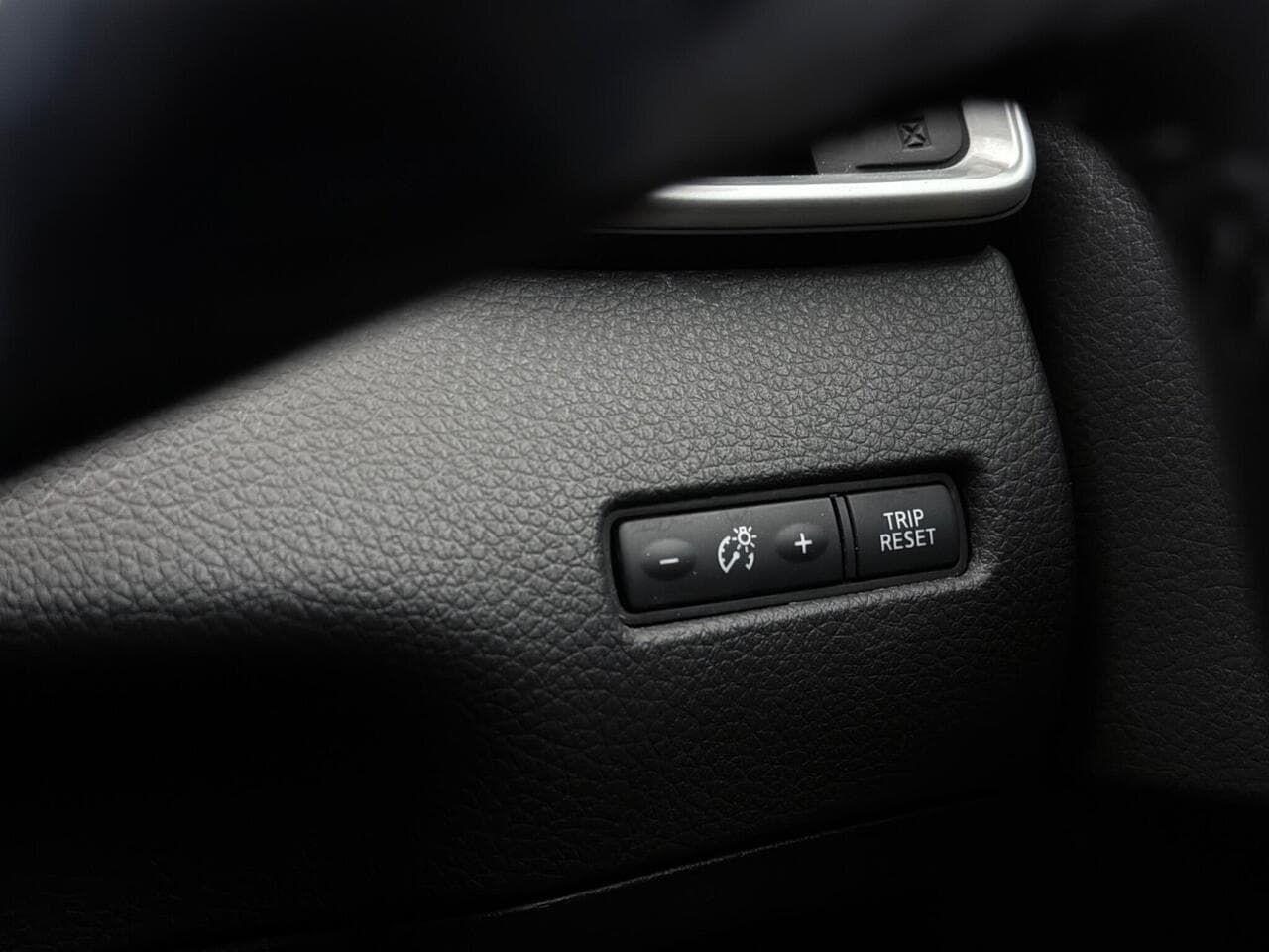 Nissan Qashqai thumbnail Misc Controls