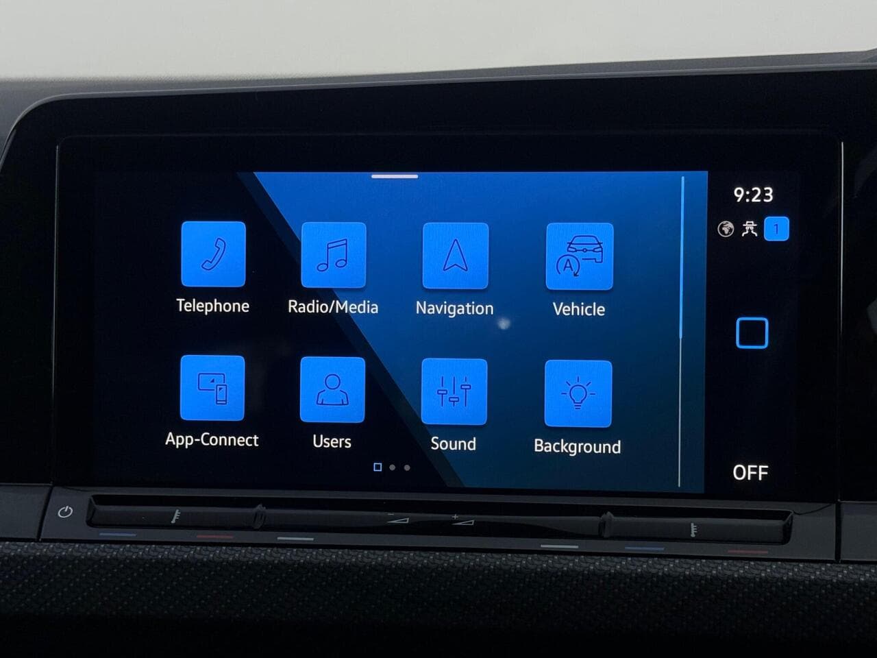 Volkswagen Golf thumbnail Infotainment System