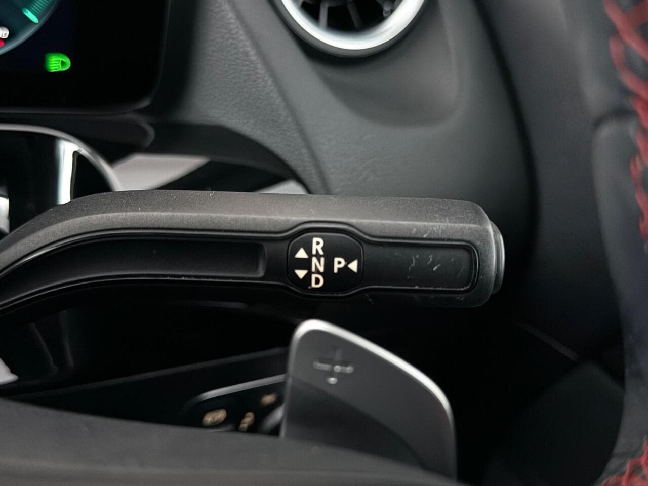Mercedes-Benz GLA thumbnail Misc Controls
