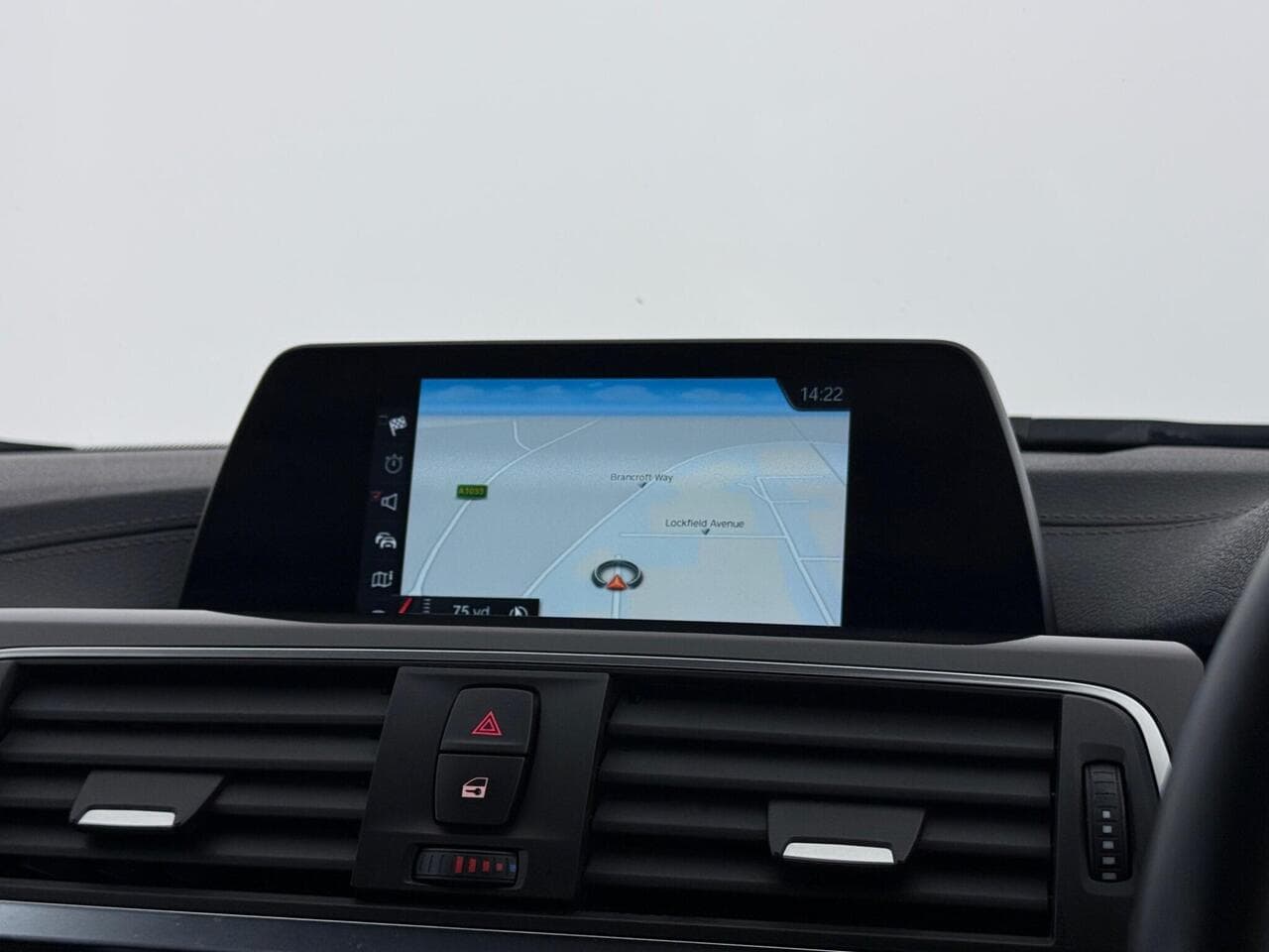 BMW 3 Series thumbnail Infotainment System