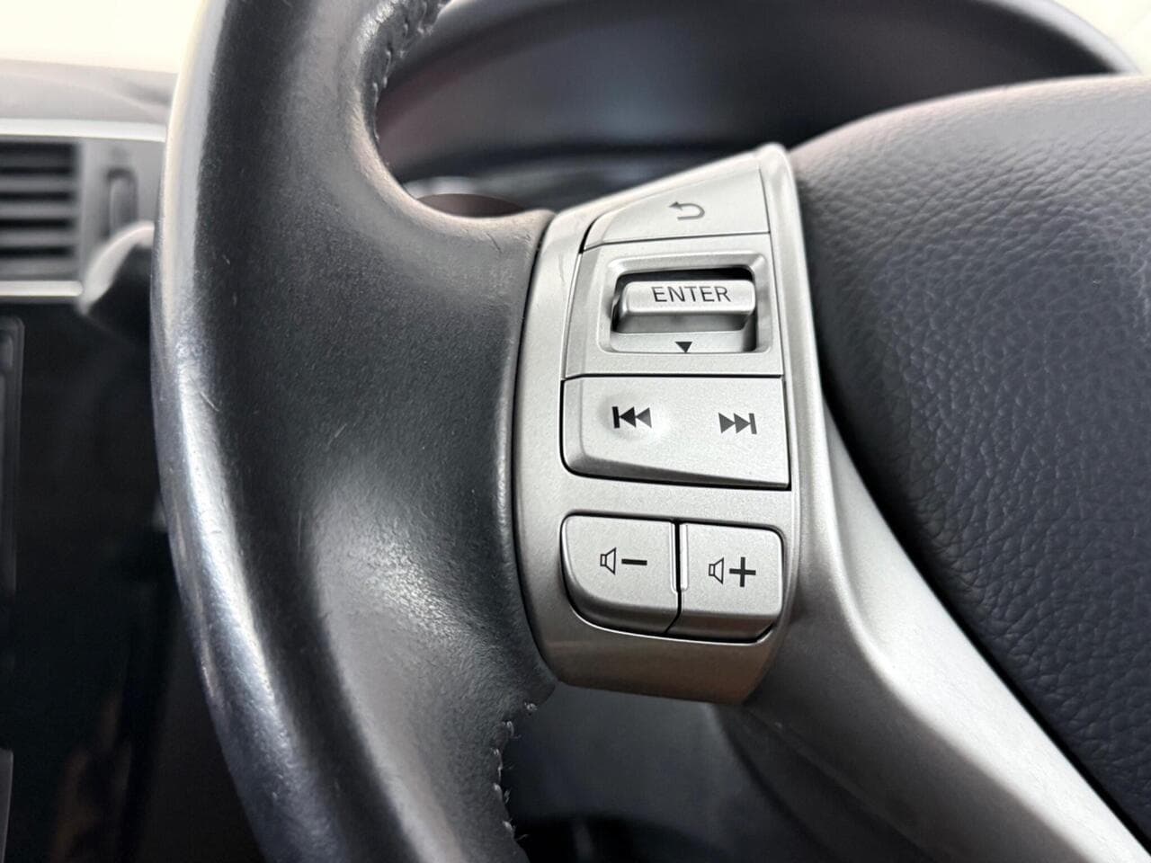 Nissan Pulsar thumbnail Misc Controls