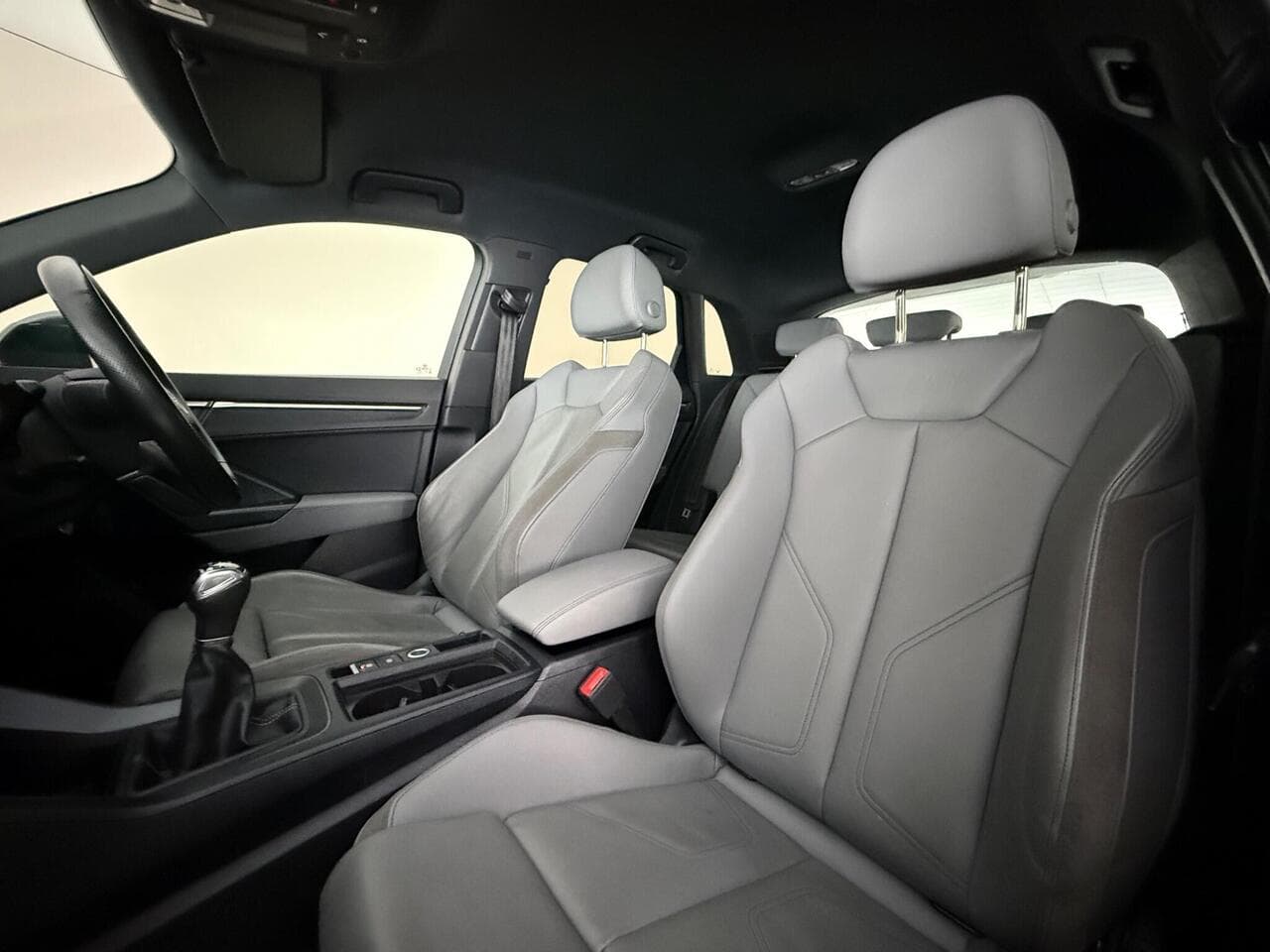 Audi Q3 thumbnail Seat Front Passenger