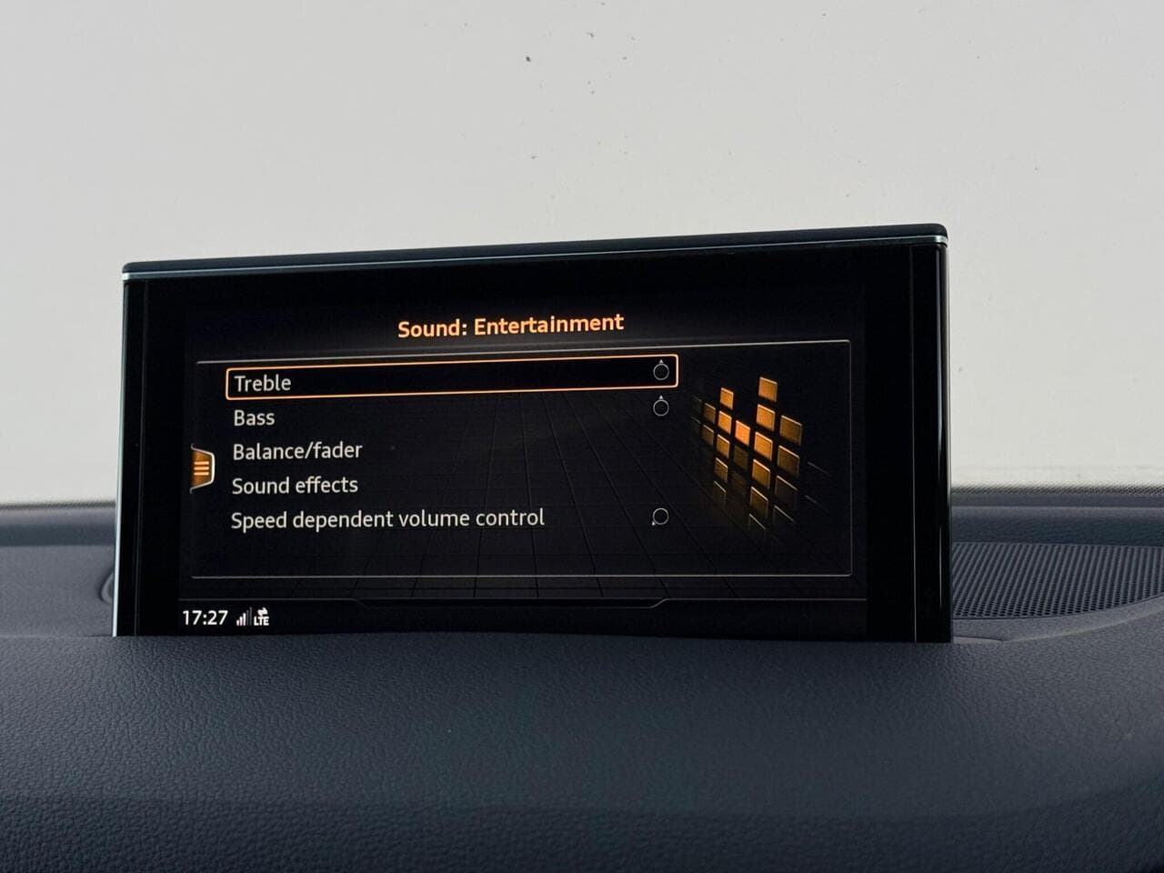 Audi Q7 thumbnail Infotainment System