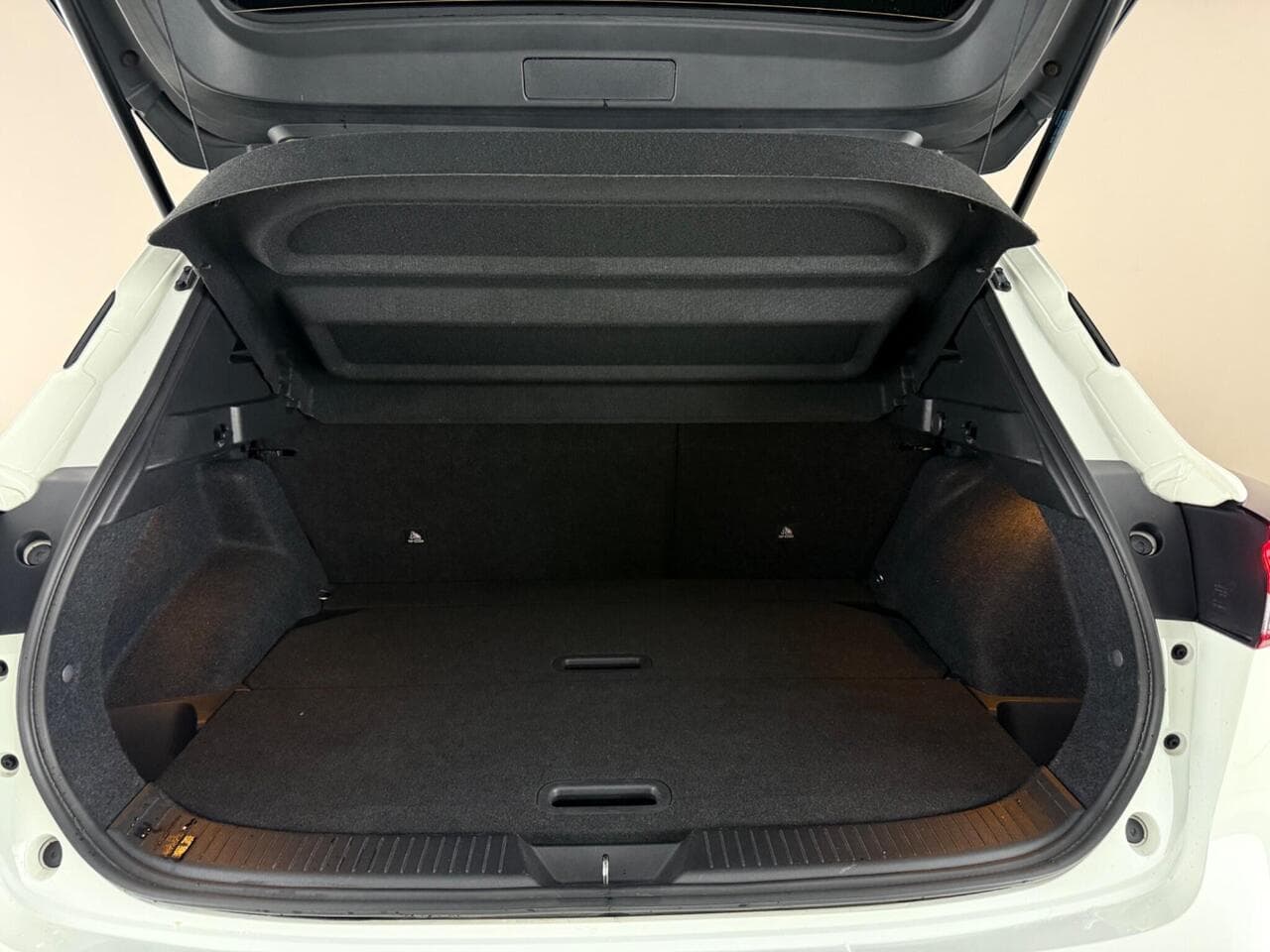 Nissan Qashqai thumbnail Boot