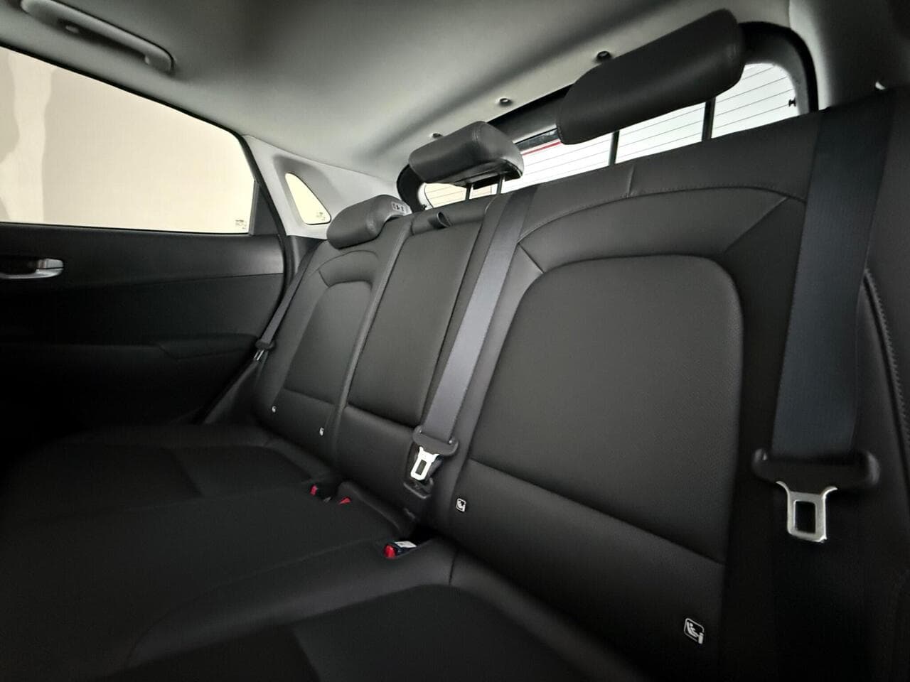 Hyundai KONA thumbnail Seats Rear