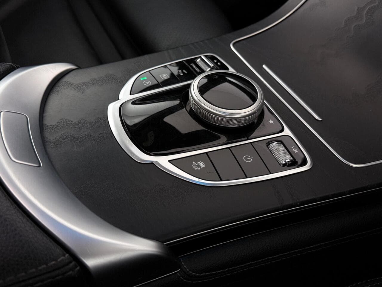 Mercedes-Benz GLC thumbnail Misc Controls