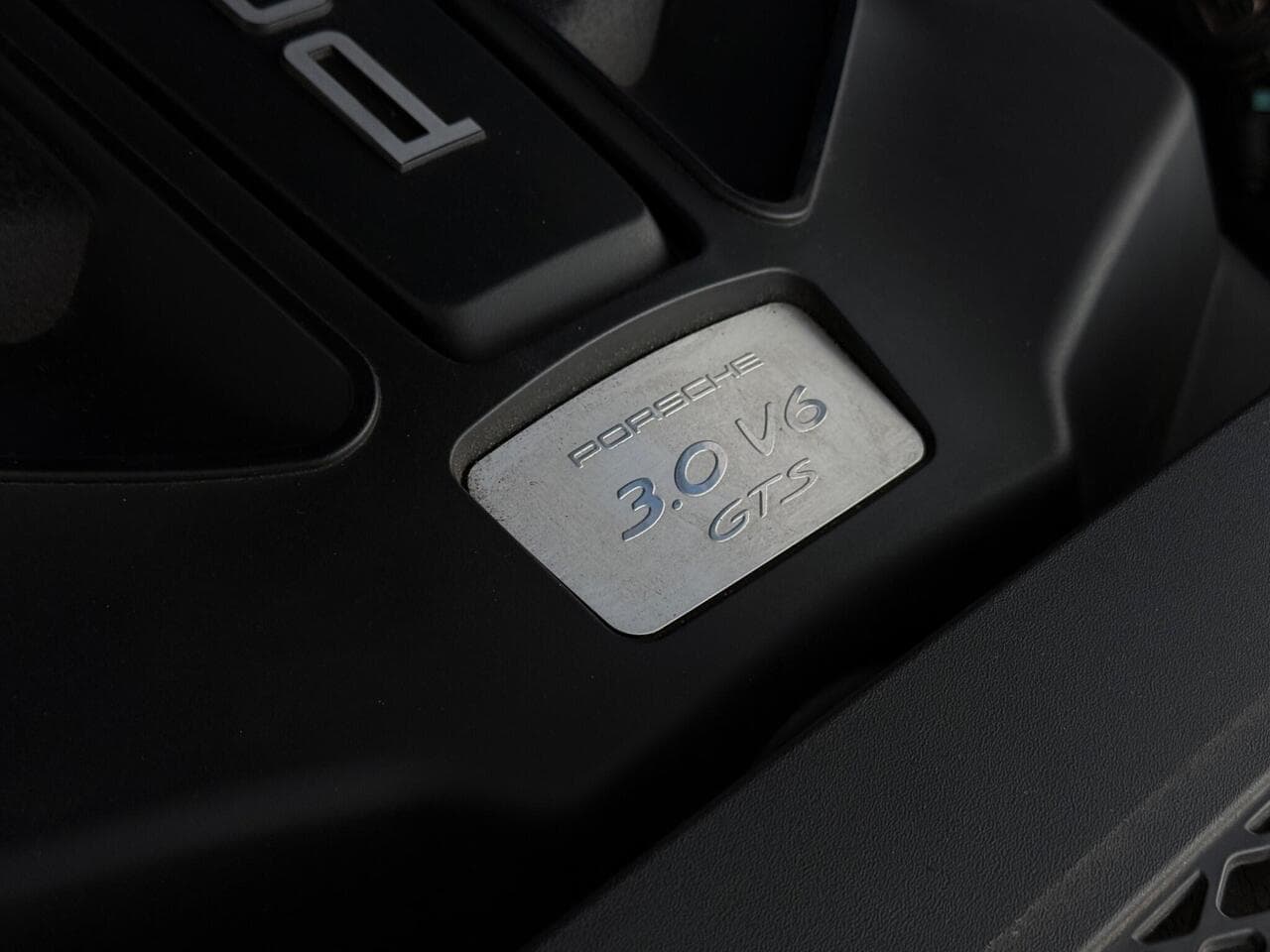 Porsche Macan thumbnail Misc Controls