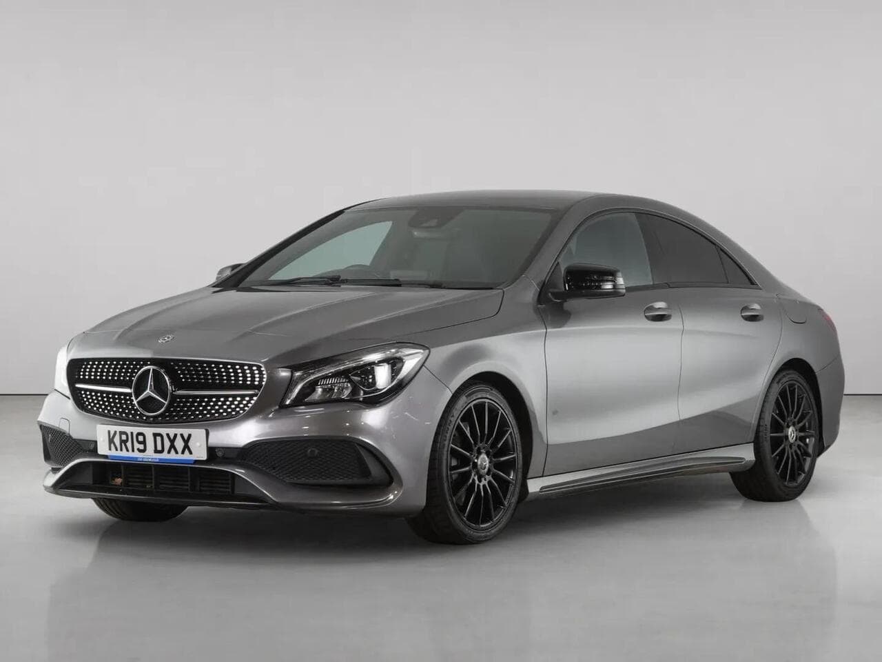 Mercedes-Benz CLA thumbnail Front Left