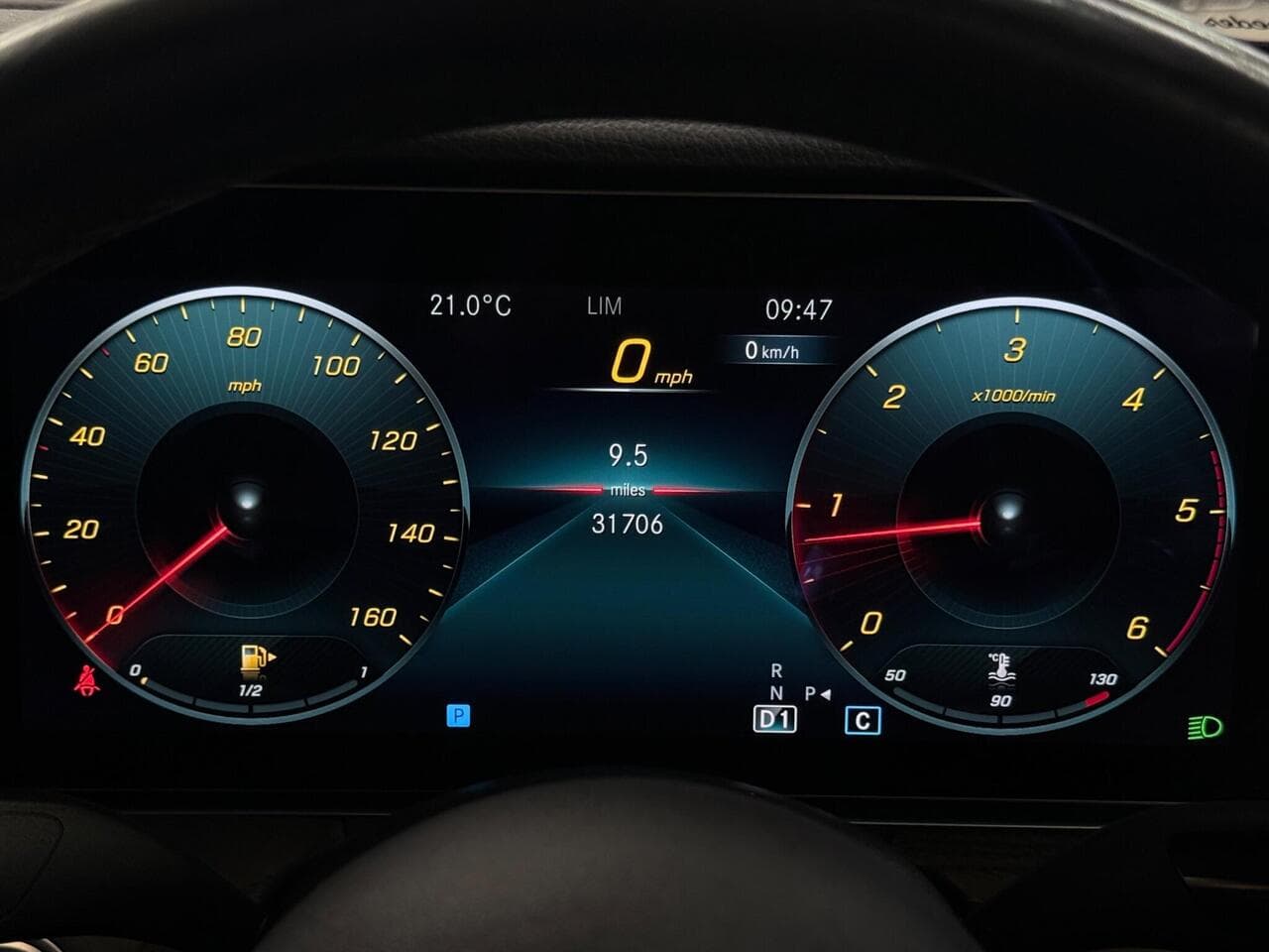Mercedes-Benz E Class thumbnail Driver Instruments