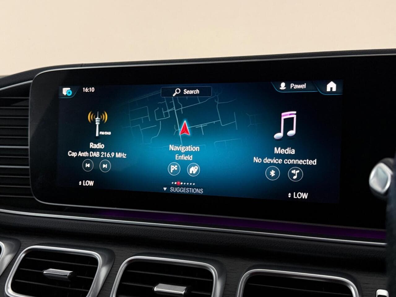 Mercedes-Benz GLE thumbnail Infotainment System