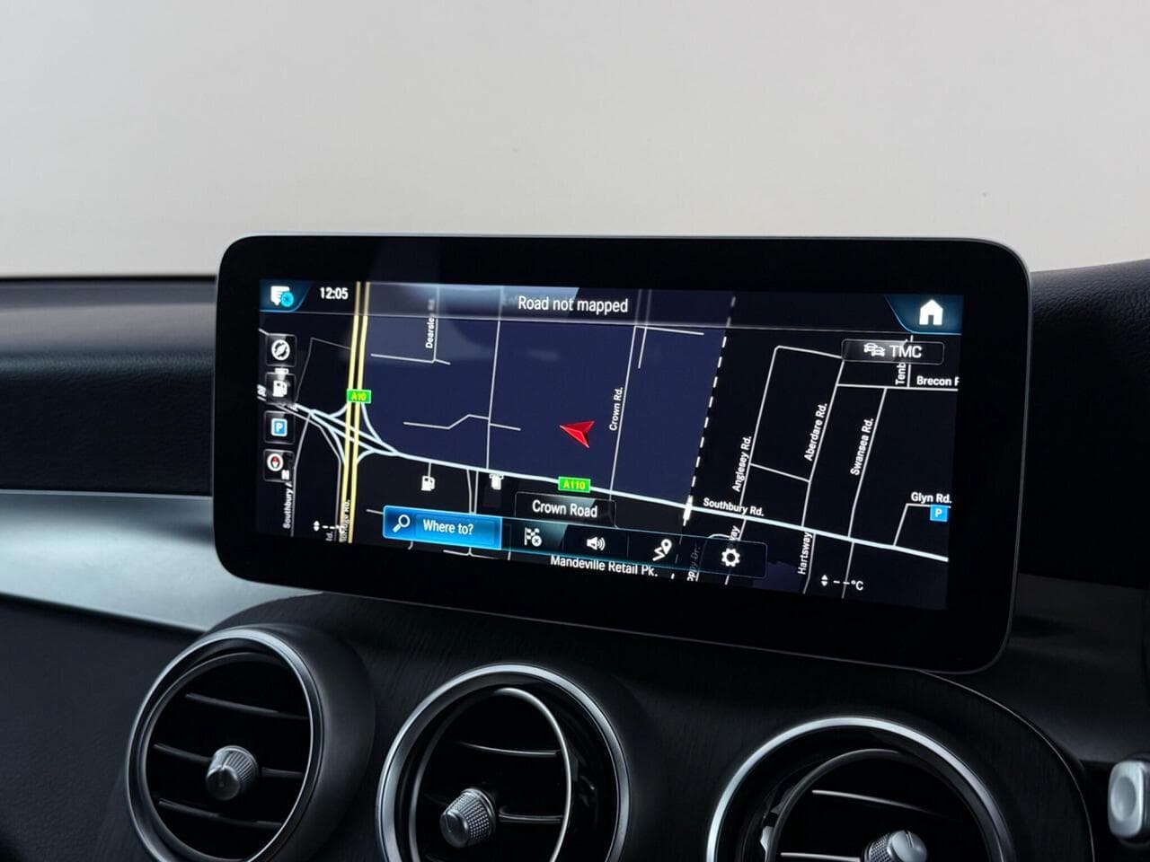Mercedes-Benz GLC thumbnail Infotainment System