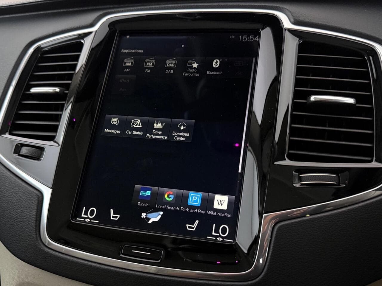 Volvo XC90 thumbnail Infotainment System