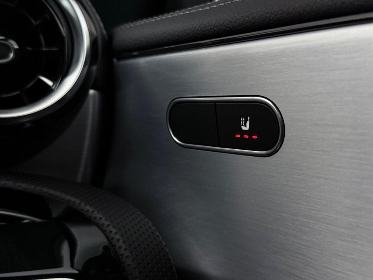 Mercedes-Benz CLA thumbnail Misc Controls