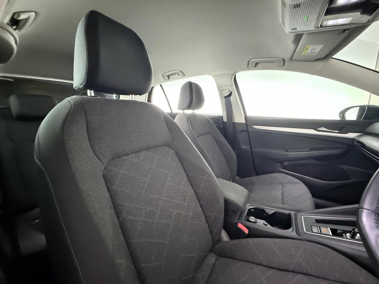 Volkswagen Golf thumbnail Seat Driver