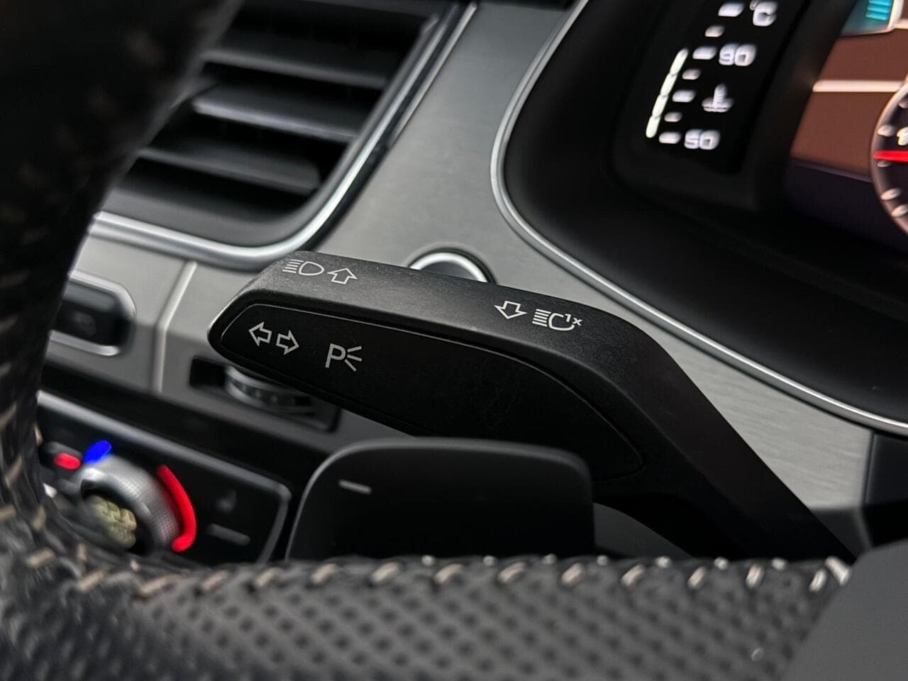 Audi Q7 thumbnail Misc Controls