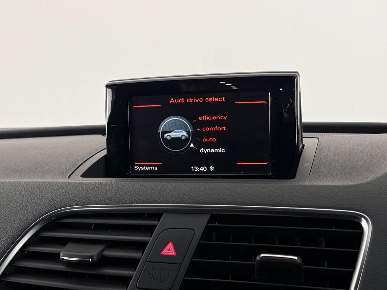 Audi Q3 thumbnail Infotainment System