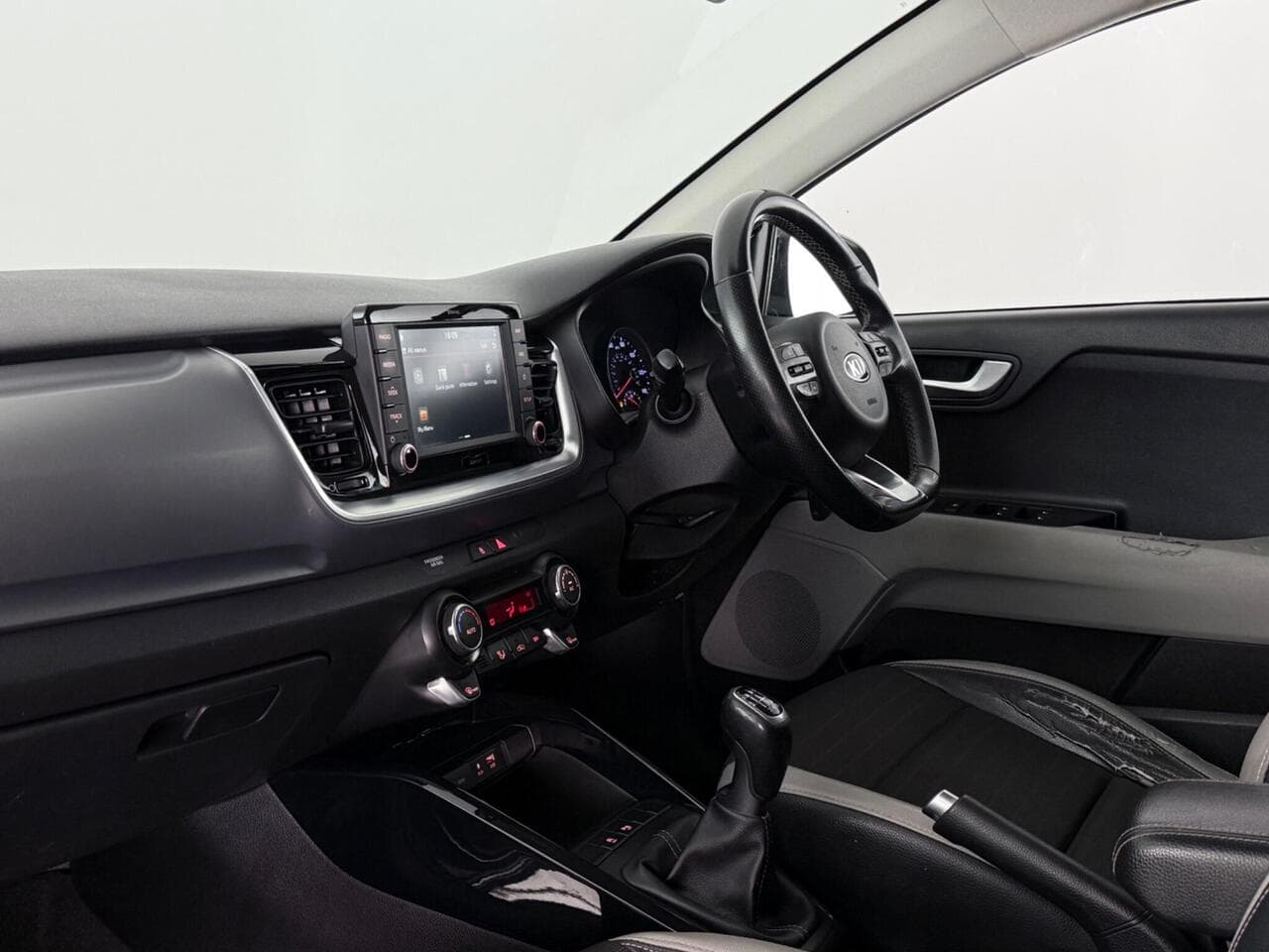 Kia Stonic thumbnail Interior Front