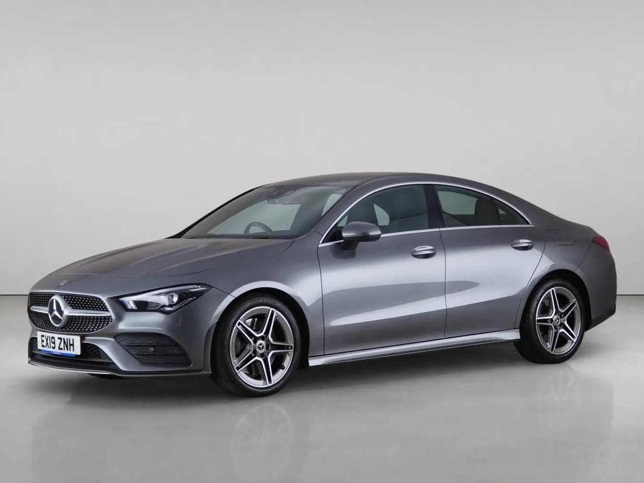 Mercedes-Benz CLA thumbnail Front Left