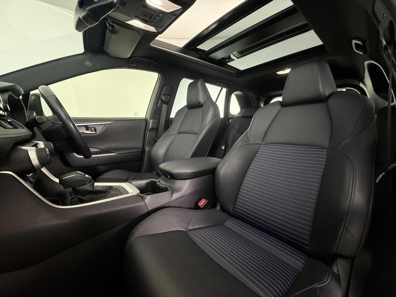 Toyota RAV4 thumbnail Seat Front Passenger