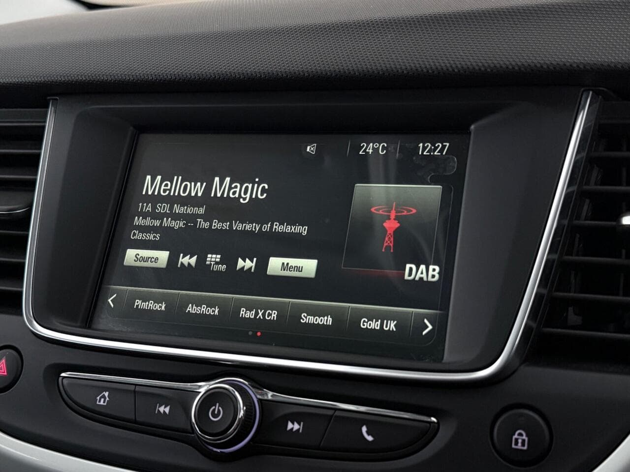 Vauxhall Crossland X thumbnail Infotainment System