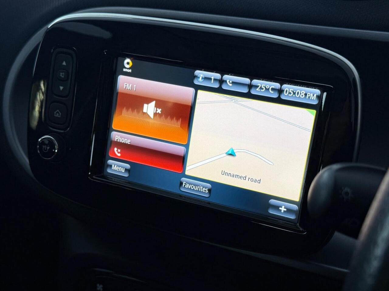 Smart forfour thumbnail Infotainment System
