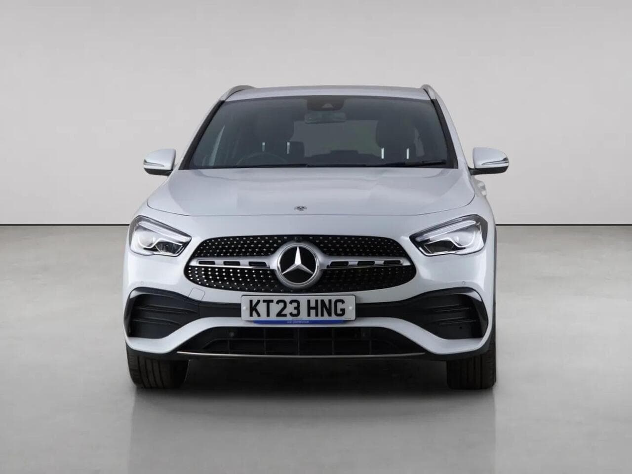 Mercedes-Benz GLA thumbnail Front