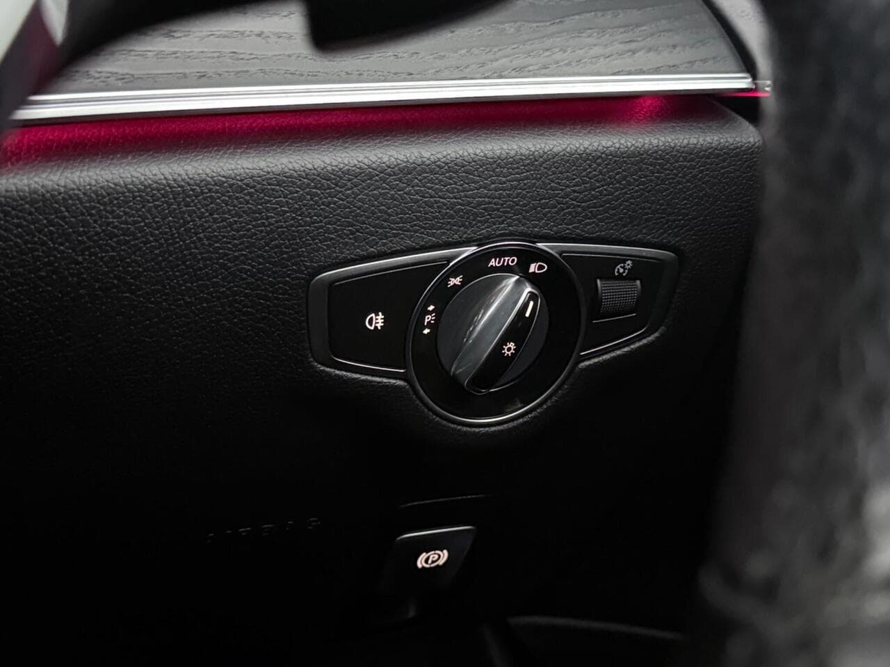 Mercedes-Benz E Class thumbnail Misc Controls