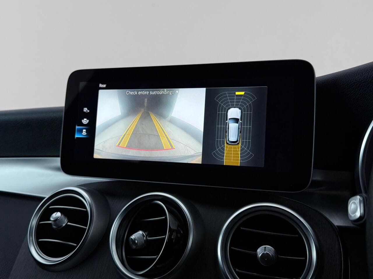 Mercedes-Benz GLC thumbnail Infotainment System