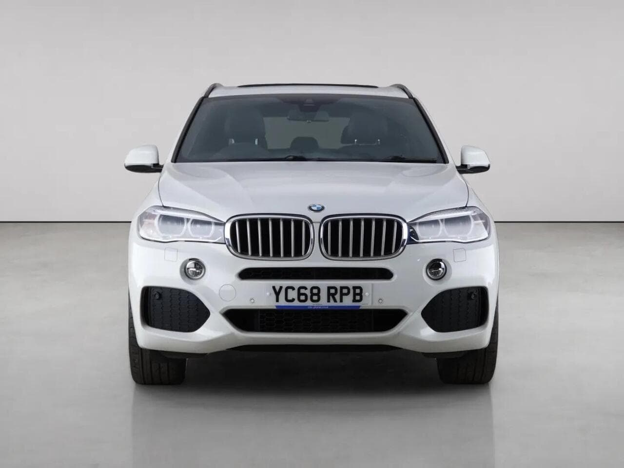 BMW X5 thumbnail Front