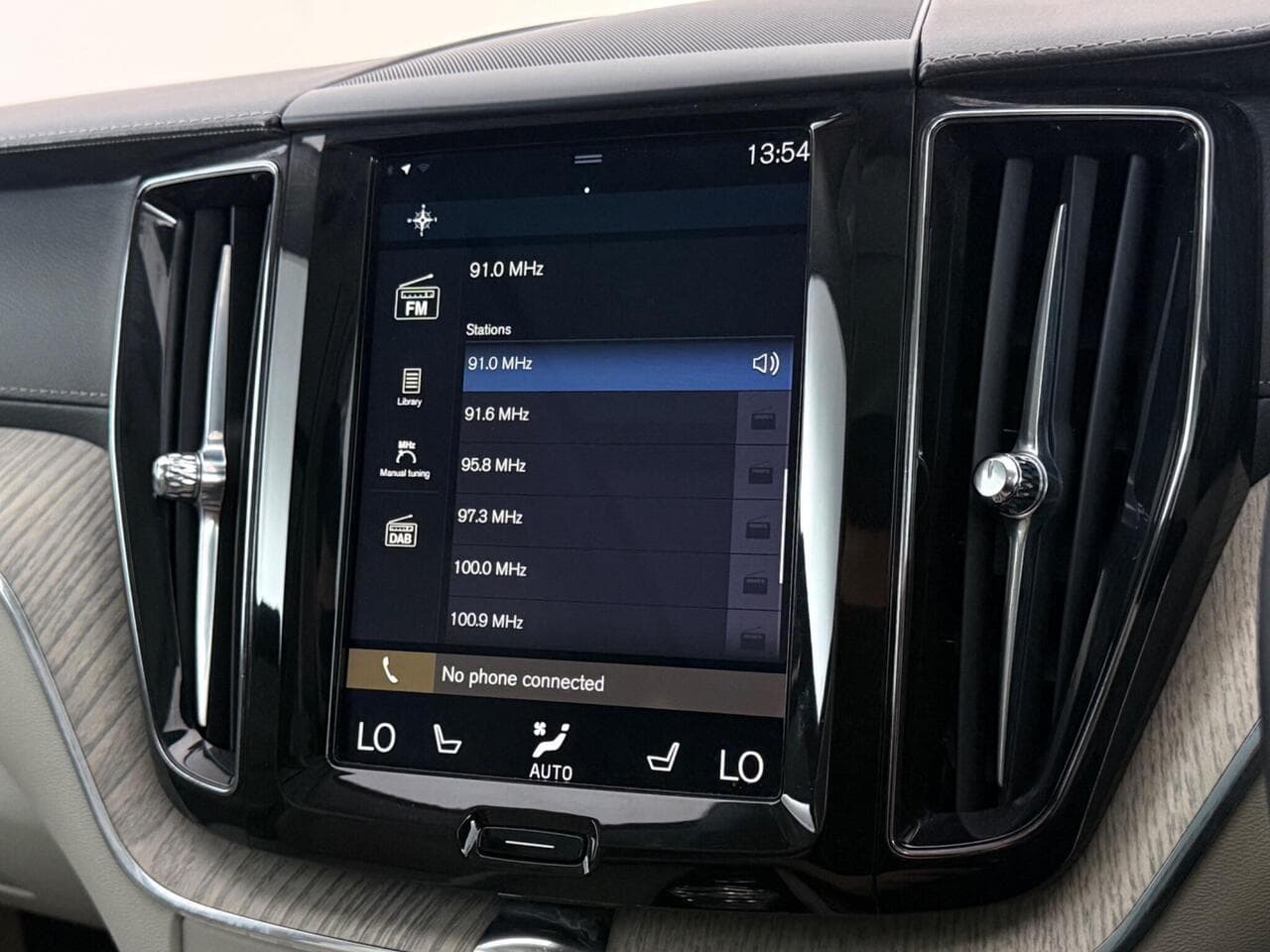 Volvo XC60 thumbnail Infotainment System
